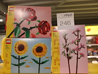 Lego bloemen cherry blossom, sunflower en roses. - afbeelding 1 van  1