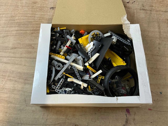 Lego bmw m1000 rr - afbeelding 6 van  7