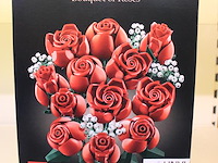 Lego botanicals bouquet of roses. - afbeelding 2 van  2