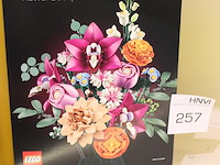 Lego botanicals pretty pink flower bouquet. - afbeelding 2 van  2