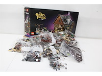 Lego disney hocus pocus: de sanderson sisters' cottage - afbeelding 2 van  3