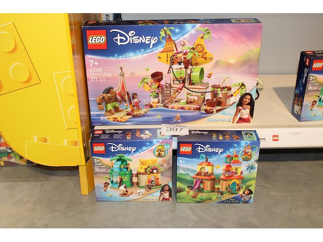 Lego disney moana 2 cacamora barge, moana's island en mini house, 3 stuks. - afbeelding 1 van  2
