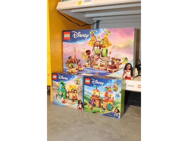 Lego disney moana 2 cacamora barge, moana's island en mini house, 3 stuks. - afbeelding 2 van  2