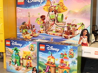 Lego disney moana 2 cacamora barge, moana's island en mini house, 3 stuks. - afbeelding 2 van  2