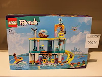 Lego friends beach house. - afbeelding 1 van  1