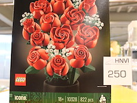 Lego icons bouquet of roses. - afbeelding 2 van  2