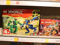 Lego ninjago op drie schappen, totaal 63 verpakkingen. - afbeelding 6 van  7