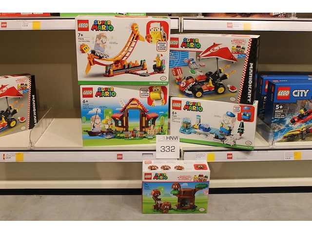 Lego super mario, 5 stuks in diverse uitvoeringen. - afbeelding 1 van  1
