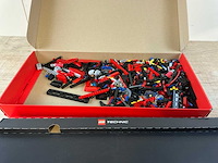 Lego technic ferrari daytona sp3 42143 educatief - afbeelding 5 van  9