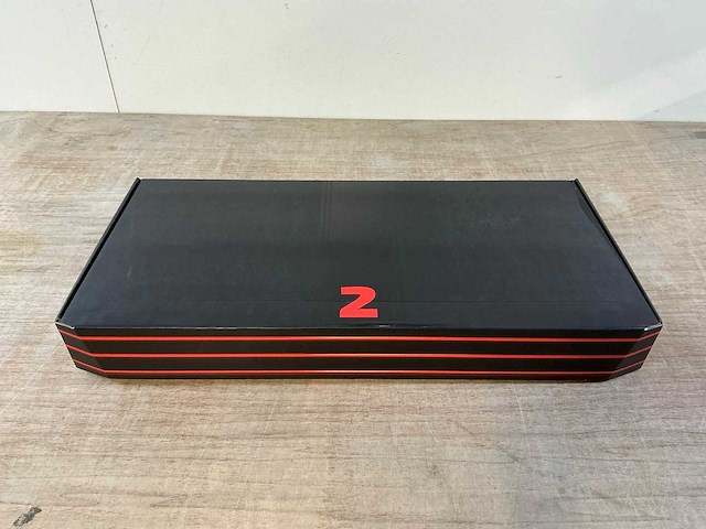 Lego technic ferrari daytona sp3 42143 educatief - afbeelding 6 van  9