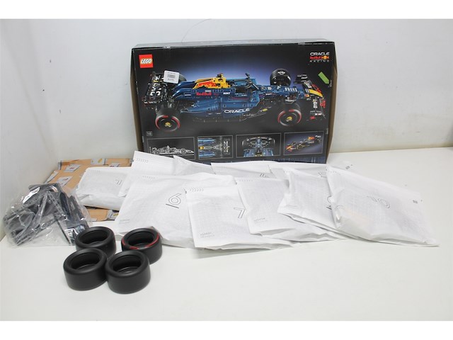 Lego technic oracle red bull racing rb20 f1 auto - afbeelding 5 van  6