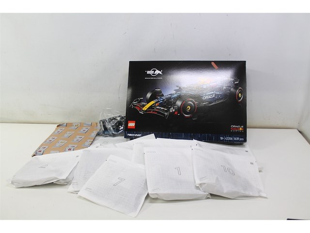 Lego technic oracle red bull racing rb20 f1 auto - afbeelding 5 van  6