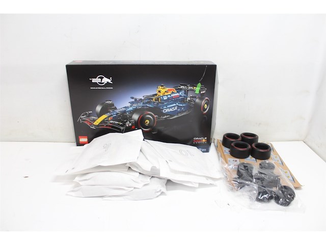 Lego technic oracle red bull racing rb20 f1 auto - afbeelding 5 van  6
