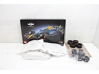 Lego technic oracle red bull racing rb20 f1 auto - afbeelding 5 van  6