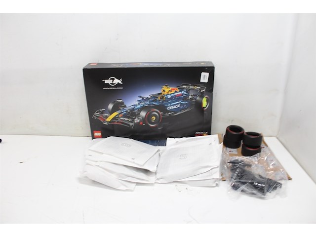 Lego technic oracle red bull racing rb20 f1 auto - afbeelding 5 van  6
