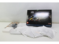 Lego technic oracle red bull racing rb20 f1 auto - afbeelding 5 van  6