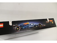 Lego technic oracle red bull racing rb20 f1 auto - afbeelding 6 van  6