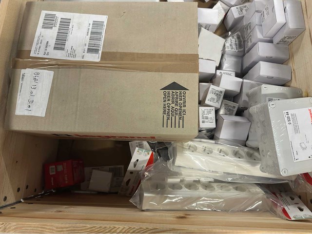 Legrand - partij elektra installatiemateriaal - afbeelding 3 van  11