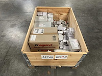 Legrand - partij elektra installatiemateriaal - afbeelding 1 van  11