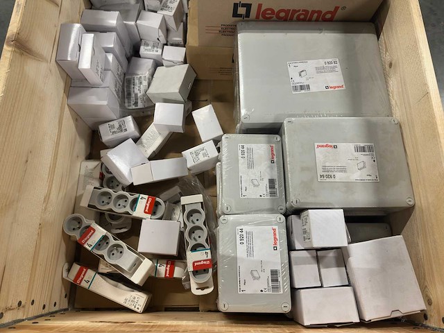 Legrand - partij elektra installatiemateriaal - afbeelding 4 van  11