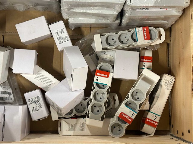 Legrand - partij elektra installatiemateriaal - afbeelding 6 van  11