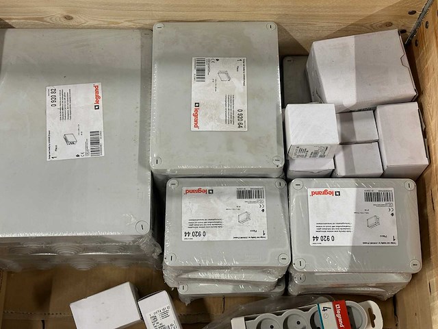 Legrand - partij elektra installatiemateriaal - afbeelding 7 van  11