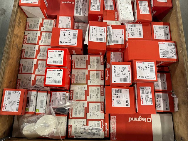 Legrand - partij elektra installatiemateriaal - afbeelding 3 van  8