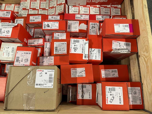 Legrand - partij elektra installatiemateriaal - afbeelding 8 van  8