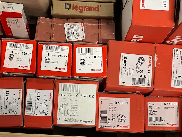 Legrand - partij elektra installatiemateriaal - afbeelding 4 van  13