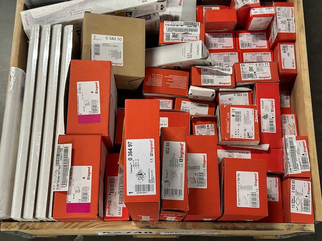 Legrand - partij elektra installatiemateriaal - afbeelding 7 van  13