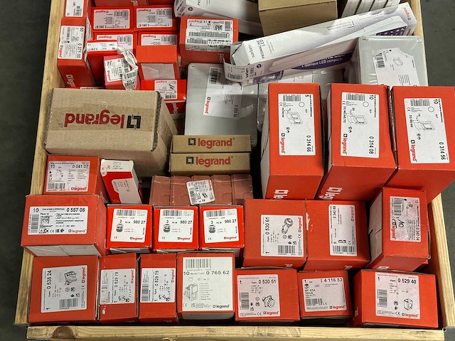 Legrand - partij elektra installatiemateriaal - afbeelding 8 van  13