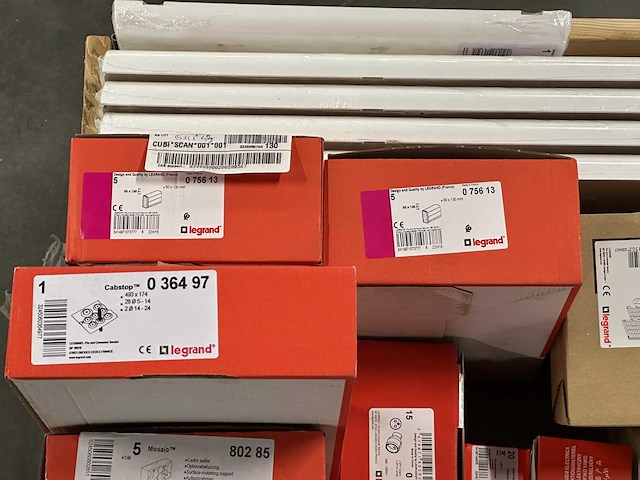 Legrand - partij elektra installatiemateriaal - afbeelding 11 van  13