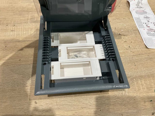 Legrand - stekkerdoos - afbeelding 1 van  6