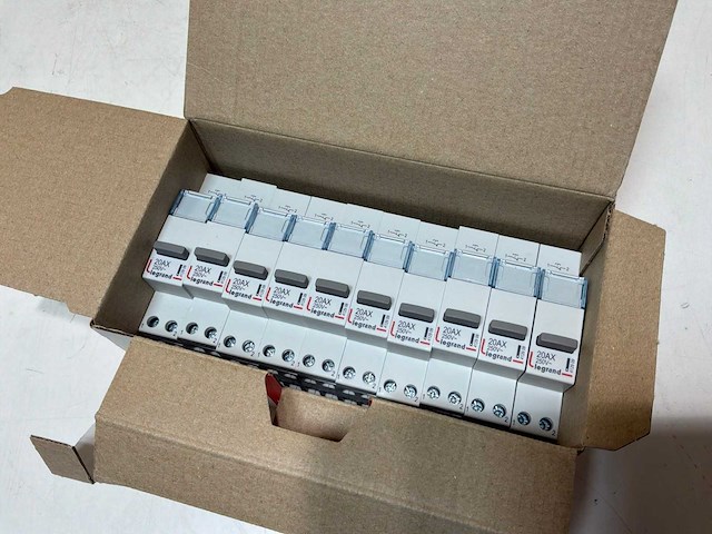 Legrand 412909 drukknoppaneel (30x) - afbeelding 9 van  9