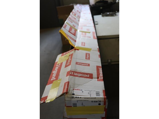 Legrand energiezuil snap-on 45mm 2 compartiment | type 65303 - afbeelding 3 van  5