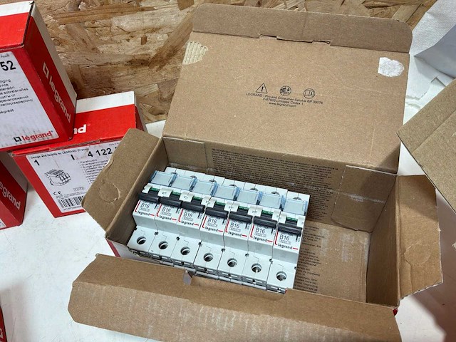 Legrand partij overige installatie materialen (94x) - afbeelding 7 van  12