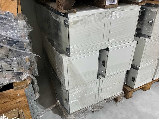 Legrand patchkast (12x) - afbeelding 1 van  7