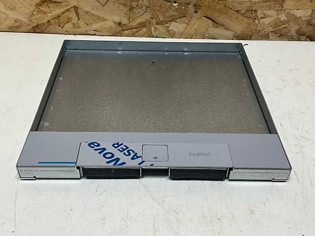 Legrand rvs dekselset metaal vierkant 16/24 modules (9x) - afbeelding 4 van  6