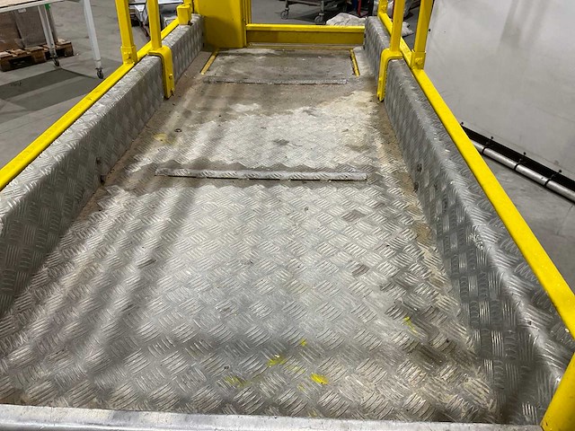 Leguan - 2008 - 80sx - hoogwerker ruw terrein met aanhanger - afbeelding 3 van  41