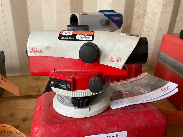 Leica na728 waterpastoestel - afbeelding 2 van  2