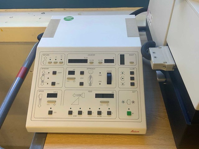Leica reichert ultracut uct microscoop opstelling - afbeelding 3 van  7