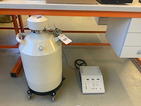 Leica stikstoftank met regelkastje - afbeelding 1 van  3