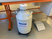 Leica stikstoftank met regelkastje - afbeelding 2 van  3