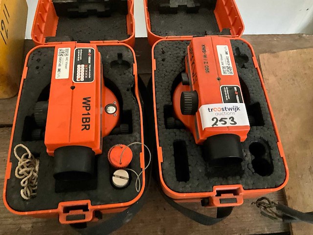 Leica waterpas toestel (2x) - afbeelding 2 van  4