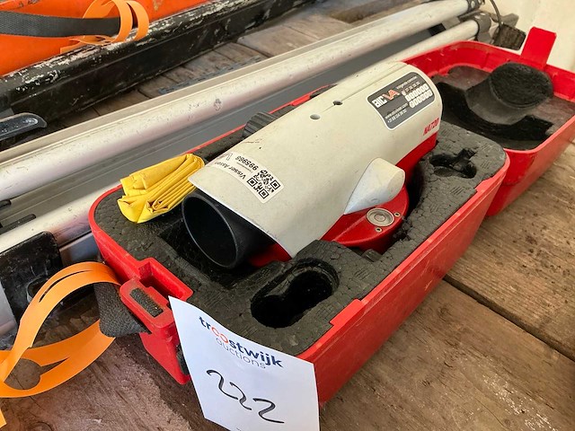 Leica waterpasinstrument - afbeelding 1 van  3