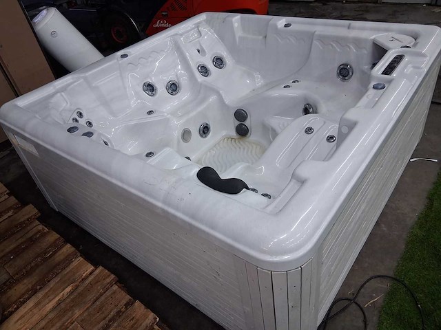 Leisure bay jacuzzi - afbeelding 3 van  5