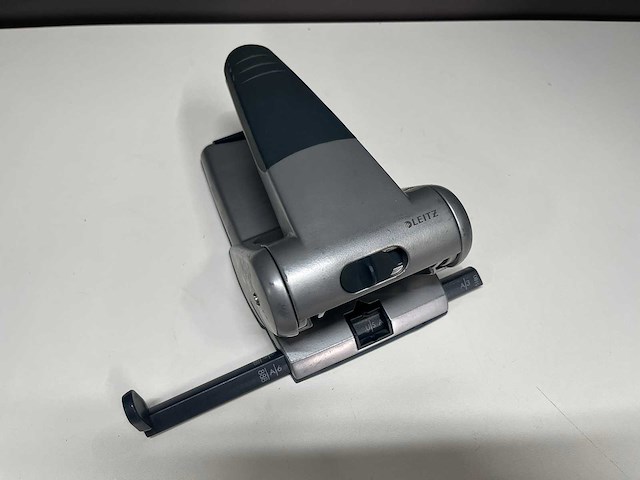 Leitz - heavy duty perforator - afbeelding 2 van  3