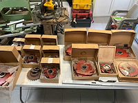 Leitz freeskoppen (pennenbank + freesmachine) (14x) - afbeelding 1 van  17