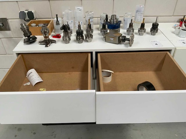 Leitz hsk-a63 diverse freesopnames met tooling - afbeelding 1 van  1