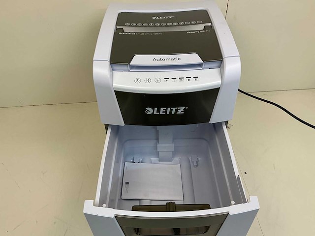 Leitz iq autofeed small office 100 p4 papierversnipperaar - afbeelding 4 van  9